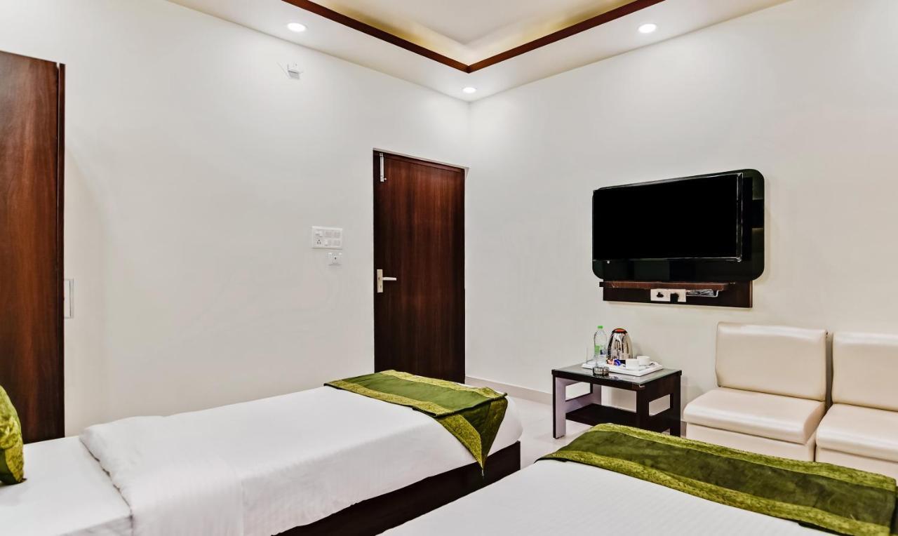 Treebo Resto- Near Lucknow Railway Station Hotel Buitenkant foto